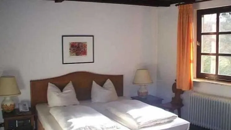 Tek Büyük Yataklı Oda (Main Building)