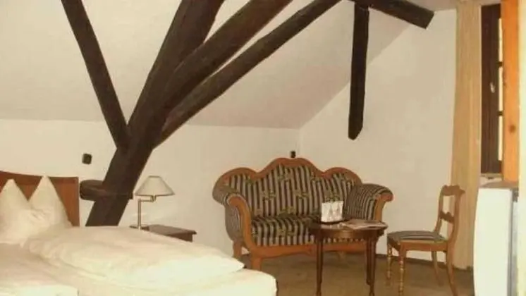 Tek Büyük Yataklı Oda (Main Building)