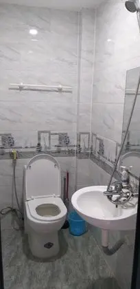 Tek Büyük Yataklı Oda, Ortak Banyo, Zemin Kat