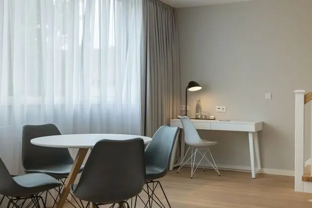 Süit, Banyolu/Duşlu (Suite)