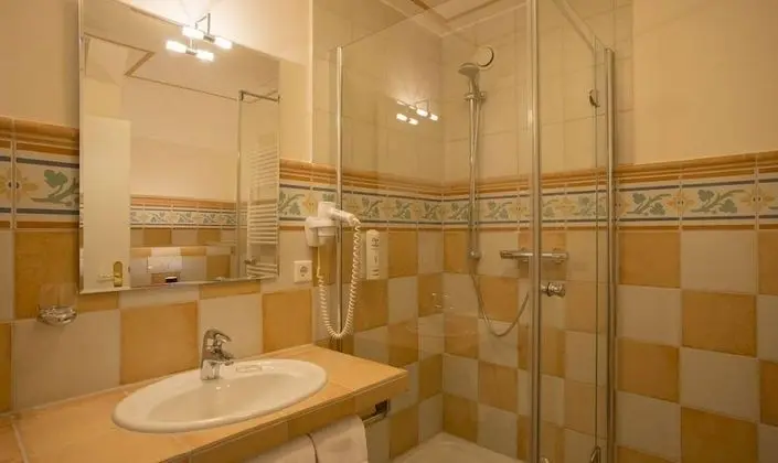 Classic Tek Büyük Yataklı Oda