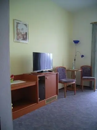 Classic Büyük Yataklı Tek Kişilik Oda