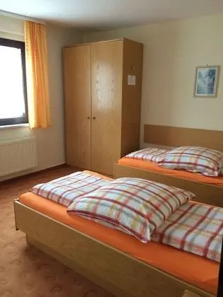 Traditional Tek Büyük veya İki Ayrı Yataklı Oda
