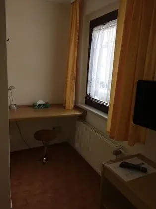 Traditional Tek Büyük veya İki Ayrı Yataklı Oda