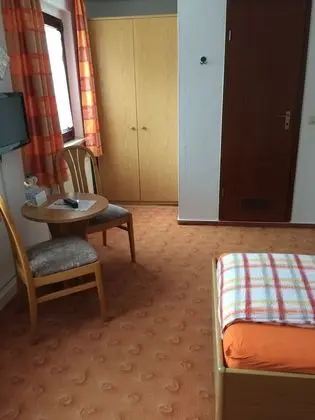 Traditional Tek Büyük veya İki Ayrı Yataklı Oda