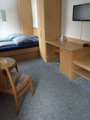 Traditional Tek Büyük Yataklı Oda