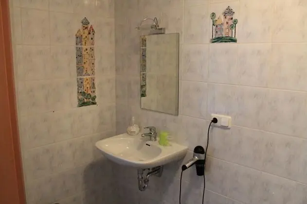 Basic Büyük Yataklı Tek Kişilik Oda