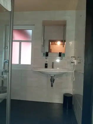 Basic Büyük Yataklı Tek Kişilik Oda