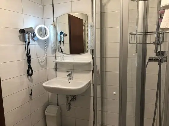 Family Tek Büyük Yataklı Oda