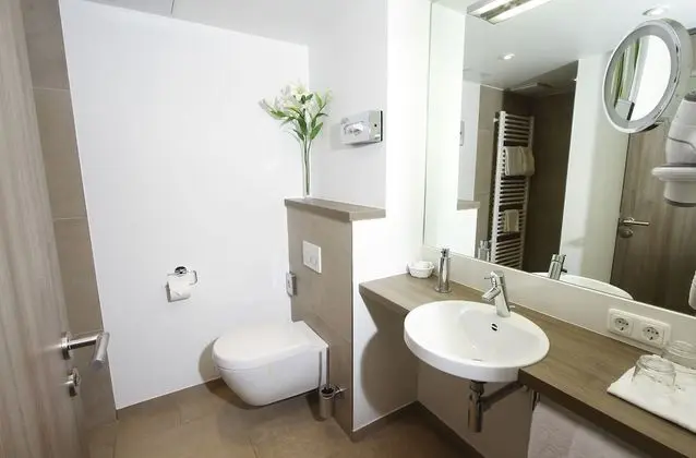 Comfort Üç Kişilik Oda, 1 En Büyük (King) Boy Yatak ve Çekyat, Sigara İçilmez