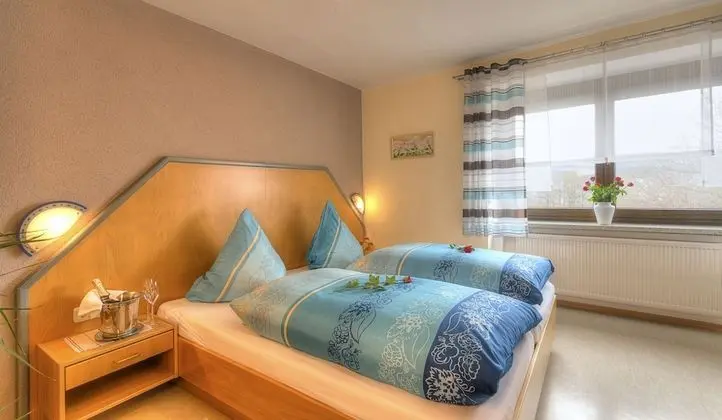 Basic Büyük Yataklı Tek Kişilik Oda