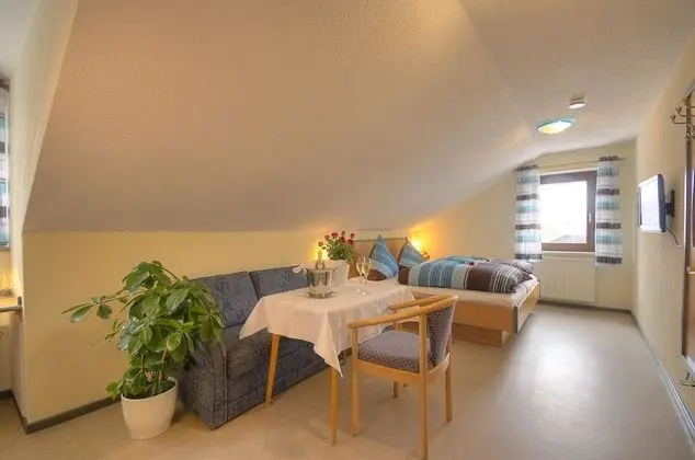 Basic Büyük Yataklı Tek Kişilik Oda