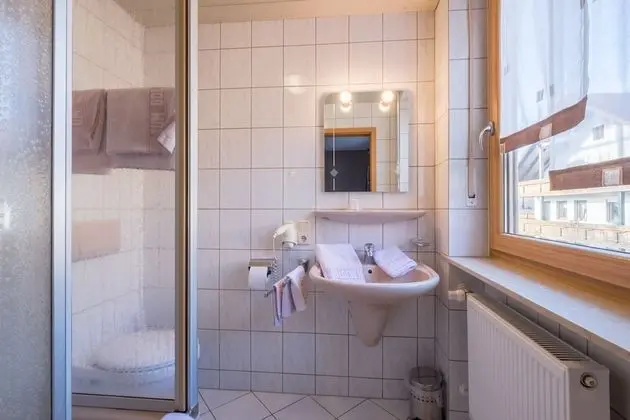 Economy Büyük Yataklı Tek Kişilik Oda