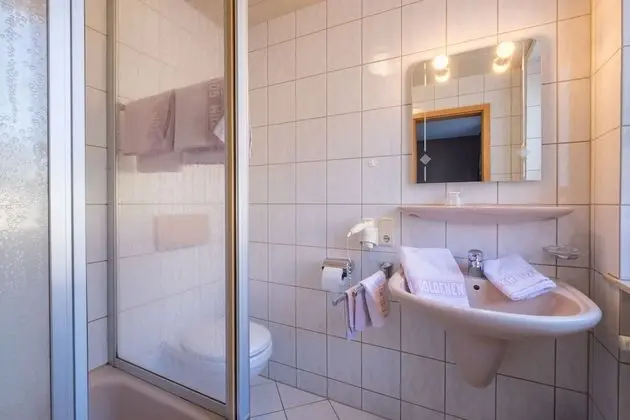 Economy Tek Büyük Yataklı Oda