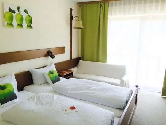 Tek Büyük Yataklı Oda (Apfelzimmer)