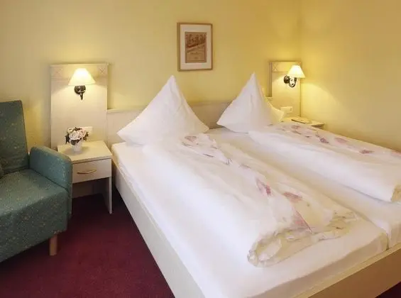 Tek Büyük Yataklı Oda (Rosenzimmer)