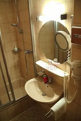 Economy Tek Büyük Yataklı Oda