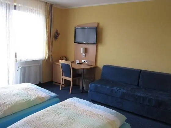 Büyük Yataklı Tek Kişilik Oda