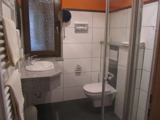 Büyük Yataklı Tek Kişilik Oda