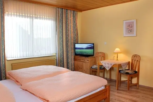 Basic Tek Büyük Yataklı Oda