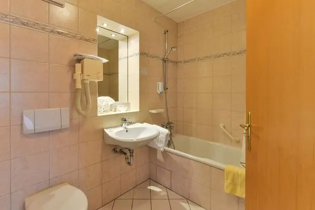 Tek Büyük Yataklı Oda, Göl Manzaralı