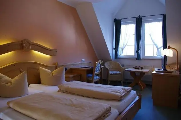 Classic Tek Büyük Yataklı Oda