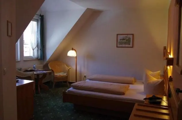 Classic Tek Büyük Yataklı Oda