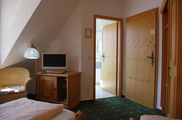 Classic Tek Büyük Yataklı Oda