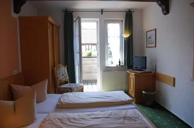 Classic Tek Büyük Yataklı Oda