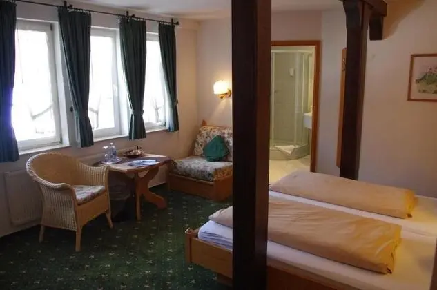 Classic Tek Büyük Yataklı Oda