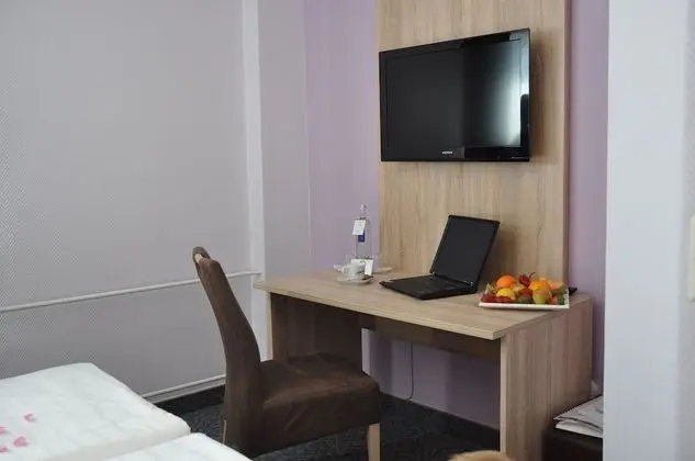 Tek Büyük Yataklı Oda, 1 Yatak Odası, Bahçe Manzaralı