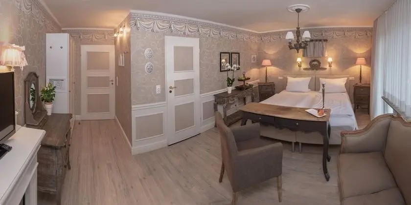 Comfort Tek Büyük Yataklı Oda