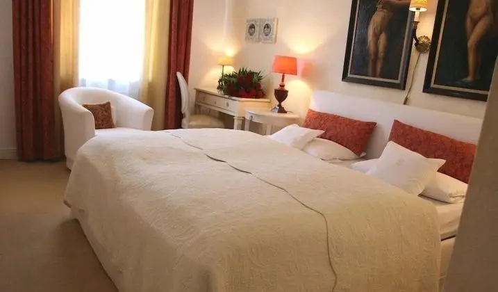Comfort Tek Büyük Yataklı Oda