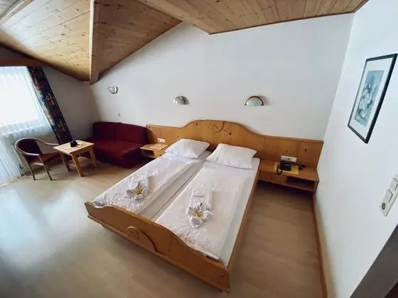 Classic Tek Büyük Yataklı Oda