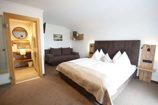 Comfort Tek Büyük Yataklı Oda (partially wiht Balcony)