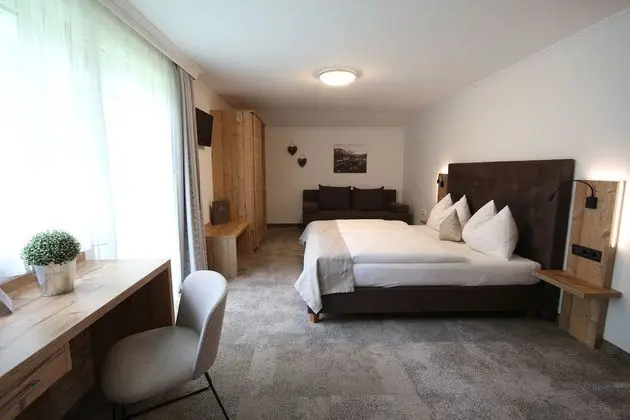 Comfort Tek Büyük Yataklı Oda (partially wiht Balcony)