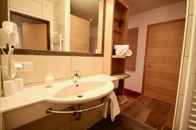 Comfort Tek Büyük Yataklı Oda (partially wiht Balcony)