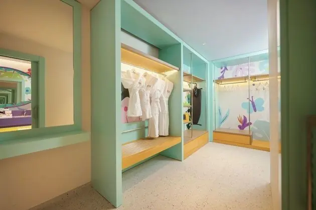 Themed Deluxe Room Connection Dora 