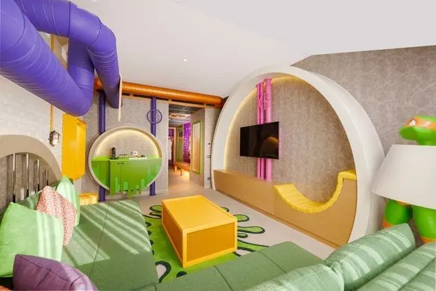 Themed Deluxe Suite Tmnt