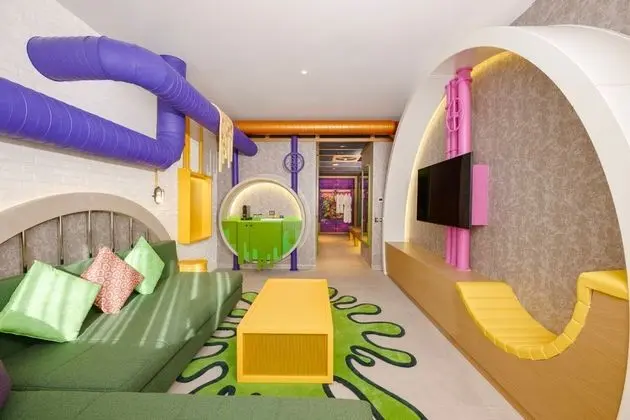 Themed Deluxe Suite Tmnt