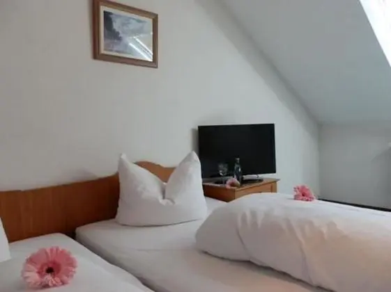 Classic Tek Büyük Yataklı Oda