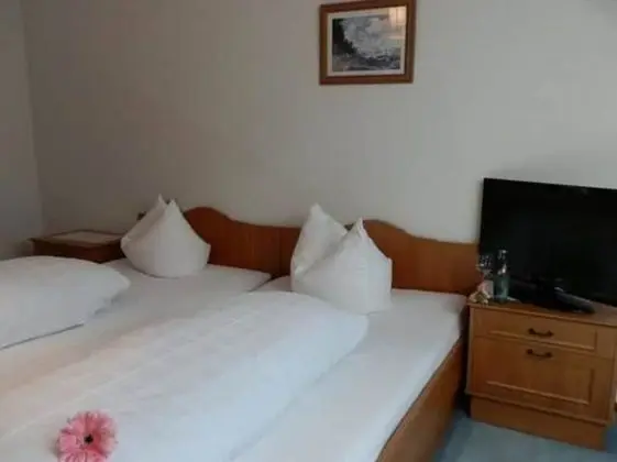 Classic Tek Büyük Yataklı Oda