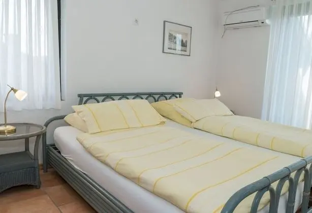 Family Tek Büyük Yataklı Oda