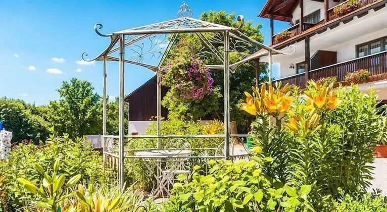 Tek Büyük veya İki Ayrı Yataklı Oda, Balkon