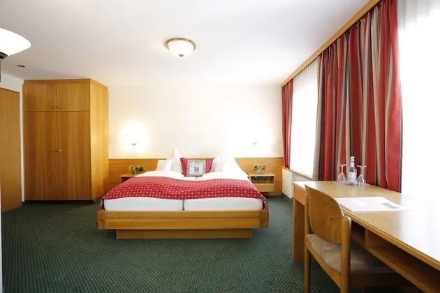 Classic Tek Büyük Yataklı Oda