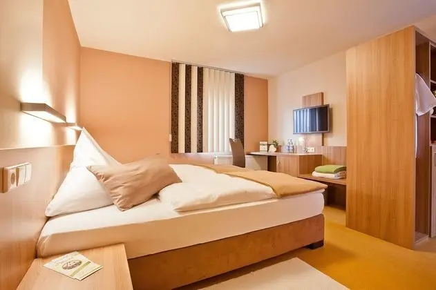 Classic Büyük Yataklı Tek Kişilik Oda