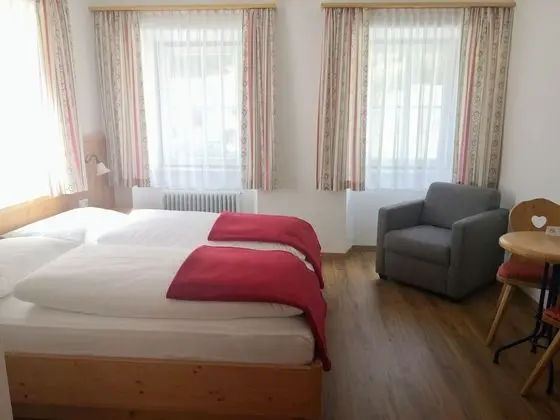 Classic Tek Büyük Yataklı Oda