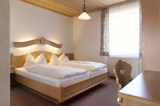 Apart Daire, Ek Bina (B)