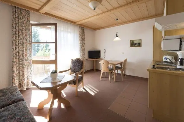 Apart Daire, Ek Bina (B)