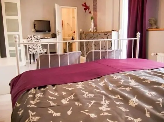 Tek Büyük Yataklı Oda